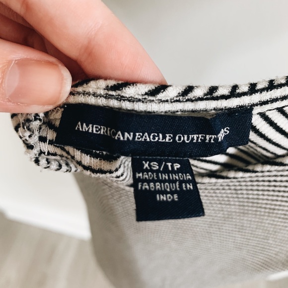 💀BOGO FREE American Eagle Striped Flowy Dress - Picture 4 of 4